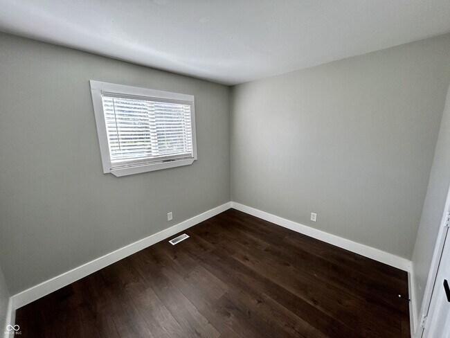 Building Photo - 154 Pearl St