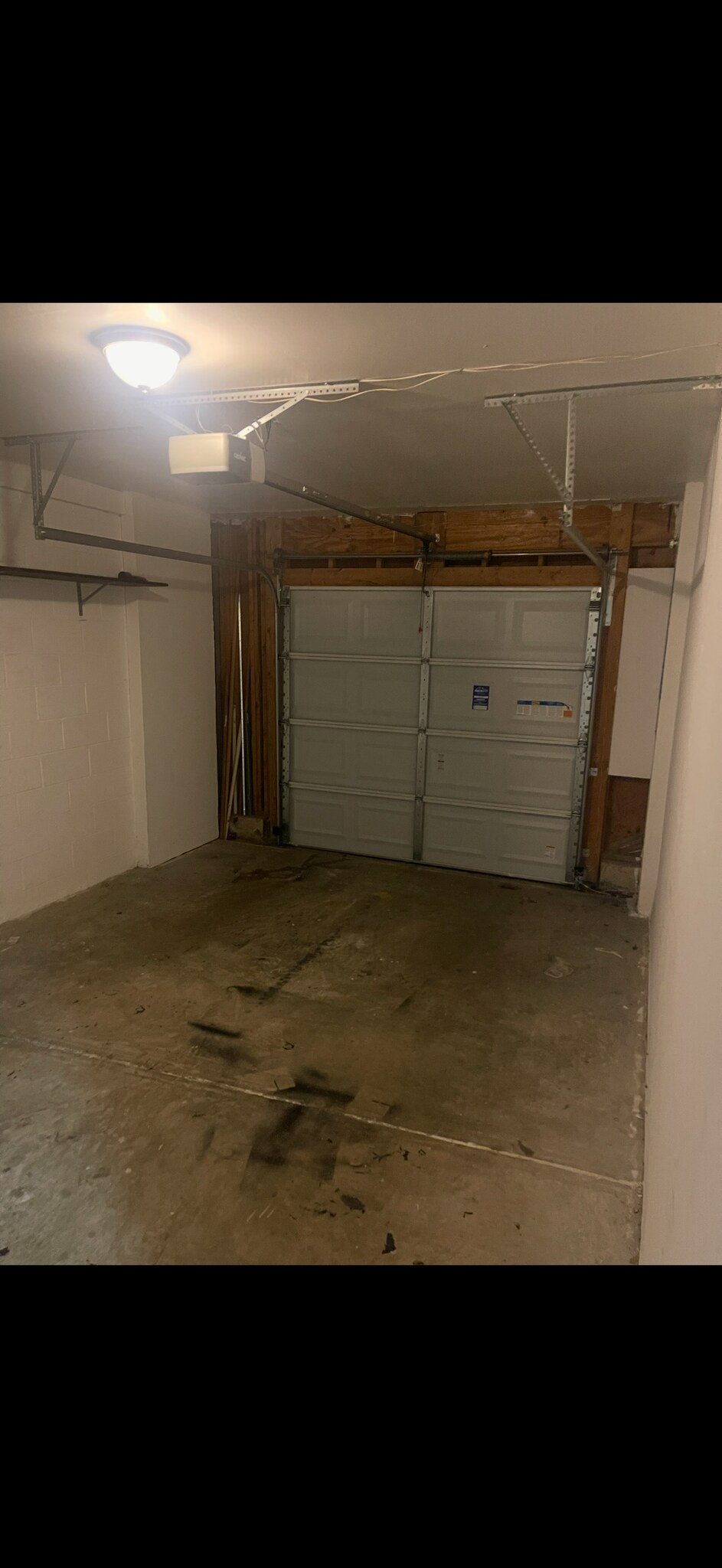 Building Photo - Room in Townhome on Reese Blvd W