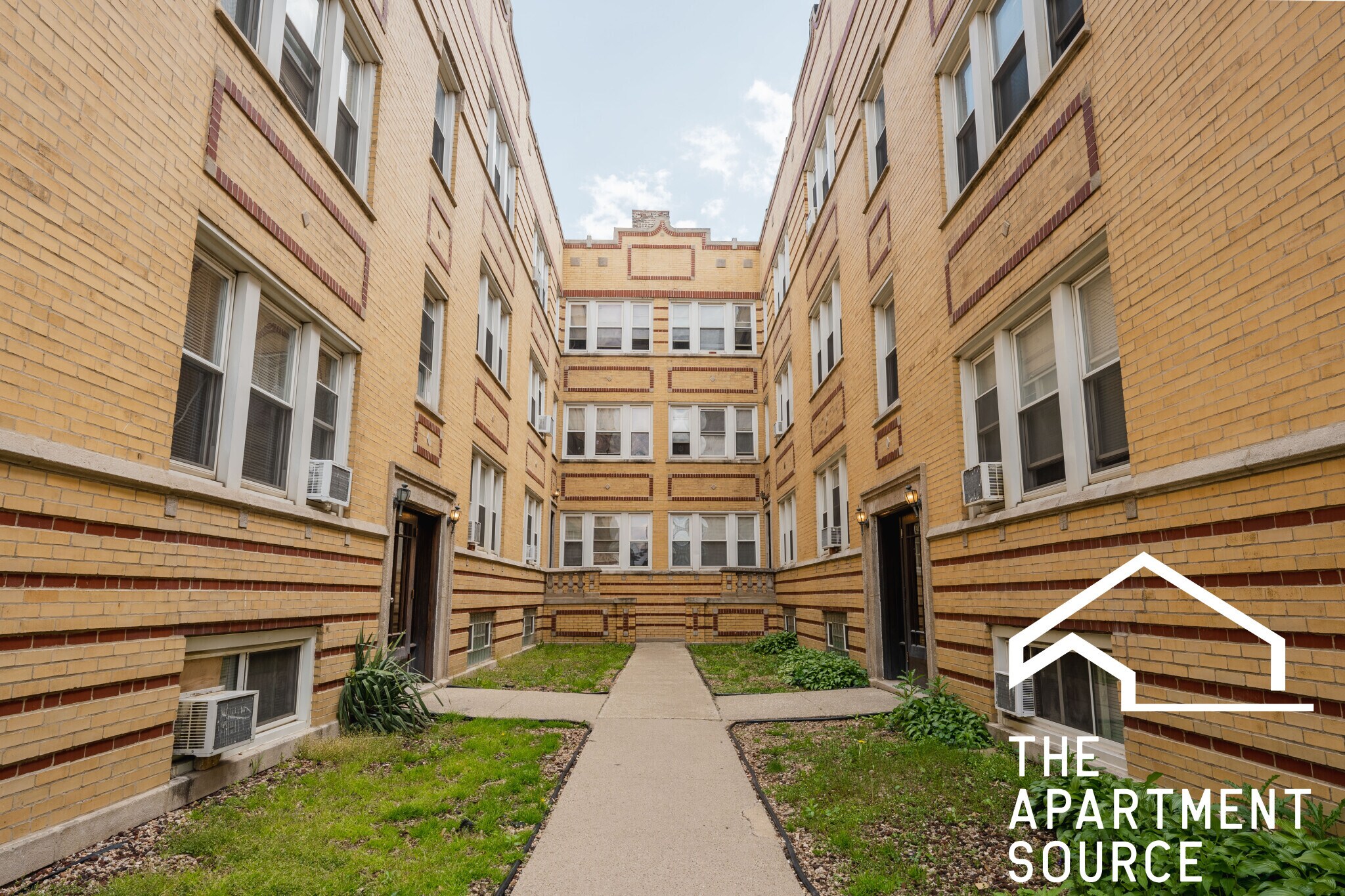 Building Photo - 4409 N Kenneth Ave