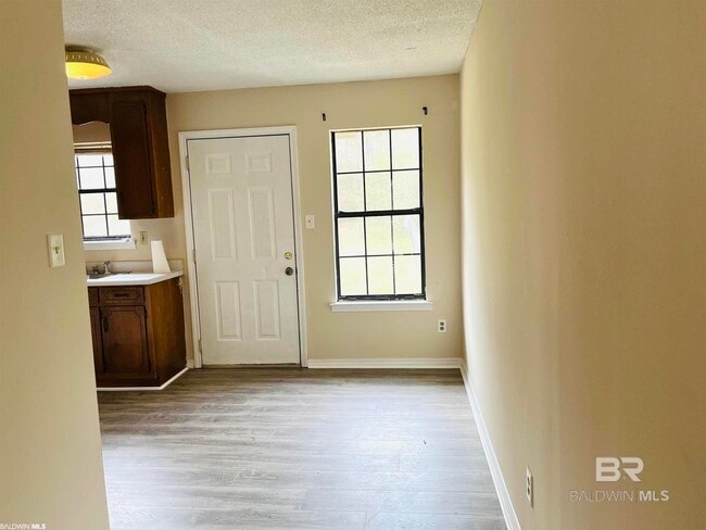 Building Photo - 20901 Lawrence Rd