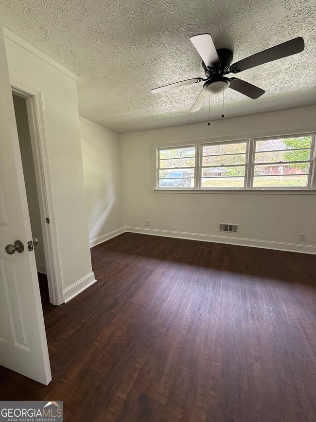 Building Photo - 1322 S Hicks Cir NW