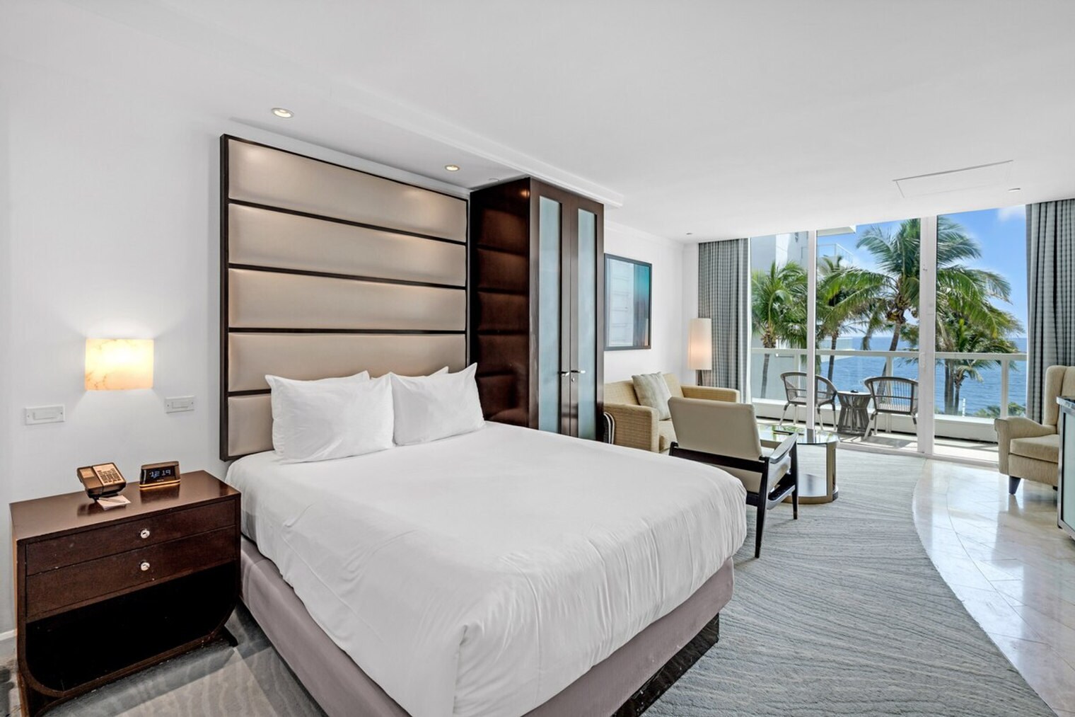 Building Photo - 4391 Collins Ave