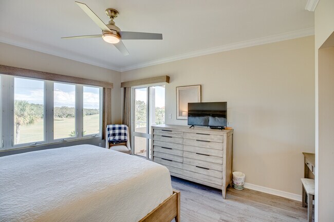 Building Photo - 5060 Harmony Cir