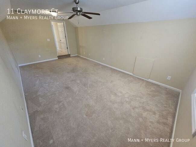 Building Photo - 11 Claymore Ct