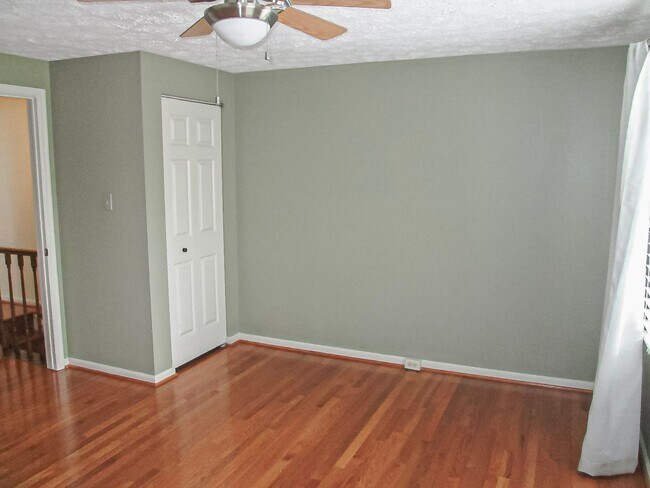 Building Photo - Lovely 2 Bedroom 2 Bathroom Townhome With ...