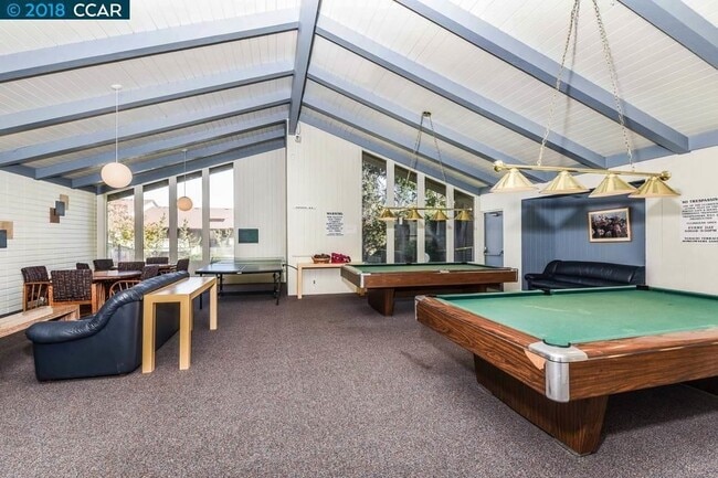 Building Photo - 101 Kinross Dr