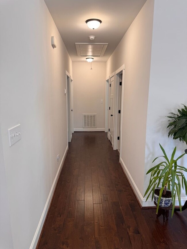 Building Photo - 3 Bedroom || 2 Bathroom Home in Forest