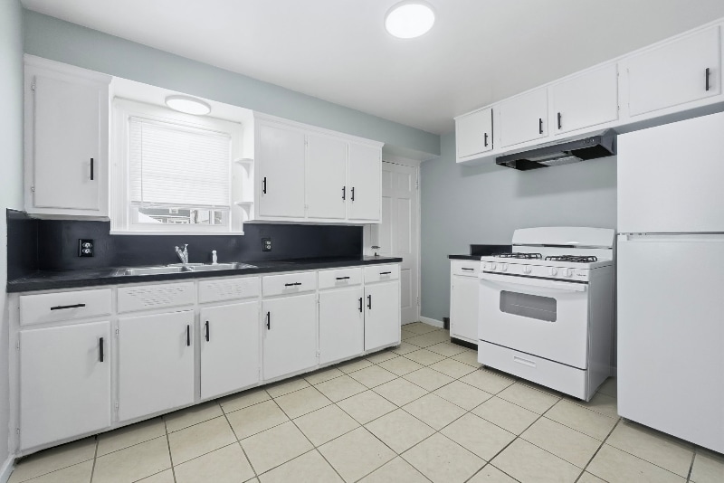 Building Photo - 3405 Lillie St