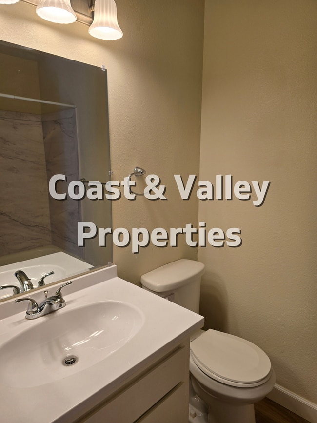Building Photo - Salinas Home for RENT!!!