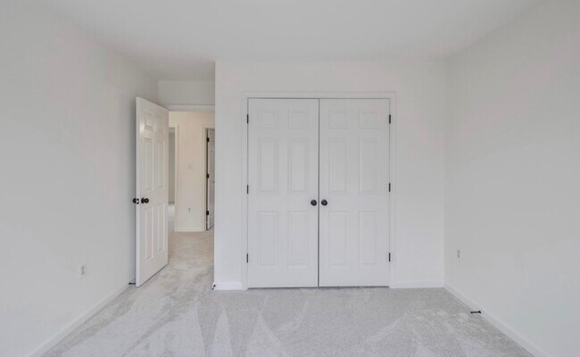 Building Photo - 4100 Ulster Rd