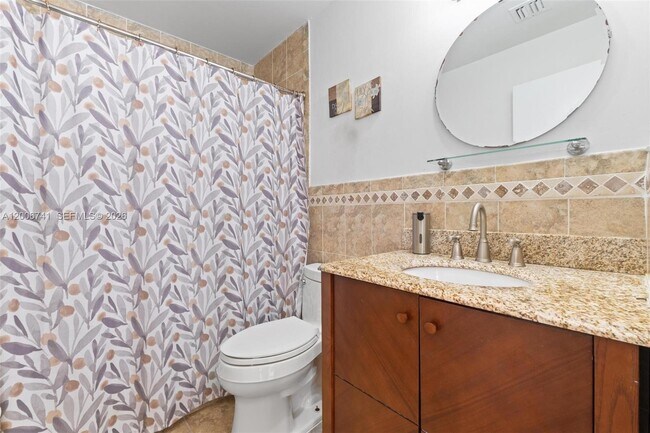 Building Photo - 6235 SW Kendale Lakes Cir