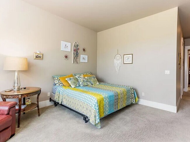 Building Photo - Spacious Tetherow Home with Community Amenities