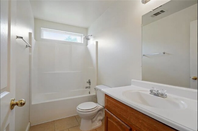 Building Photo - 370 Cedar Ln