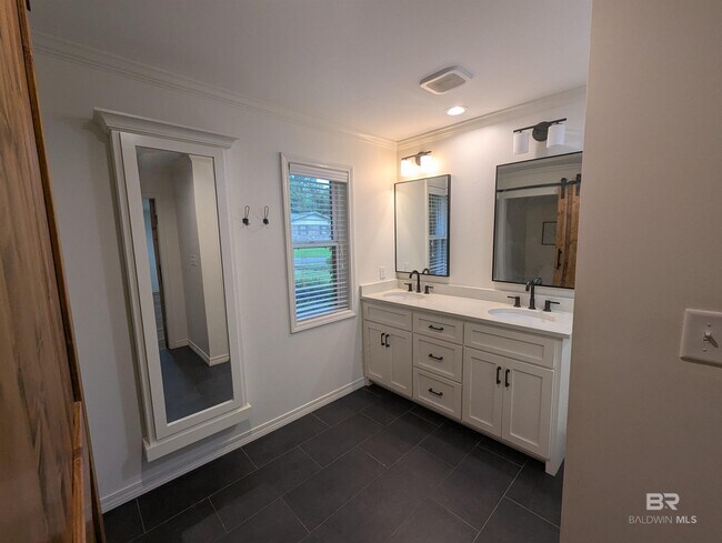 Building Photo - 507 Patlynn Dr