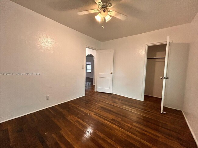 Building Photo - 1928 Wilson St