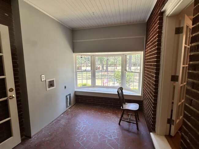 Building Photo - 360 Melton Rd