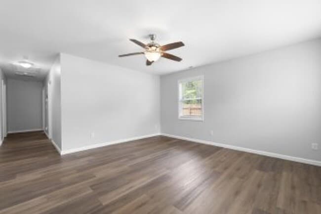 Building Photo - 629 Walnut Dr
