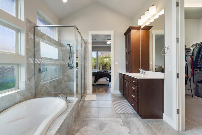 Building Photo - 2500 Yuma Trl