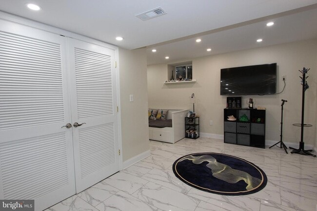 Building Photo - 38 Riggs Rd NE