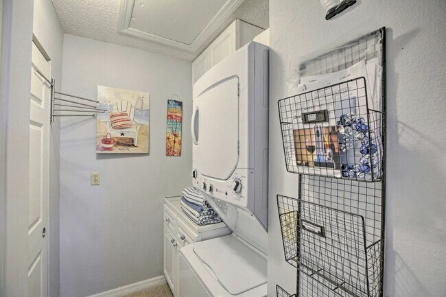 Building Photo - 1009 SE 46th Ln