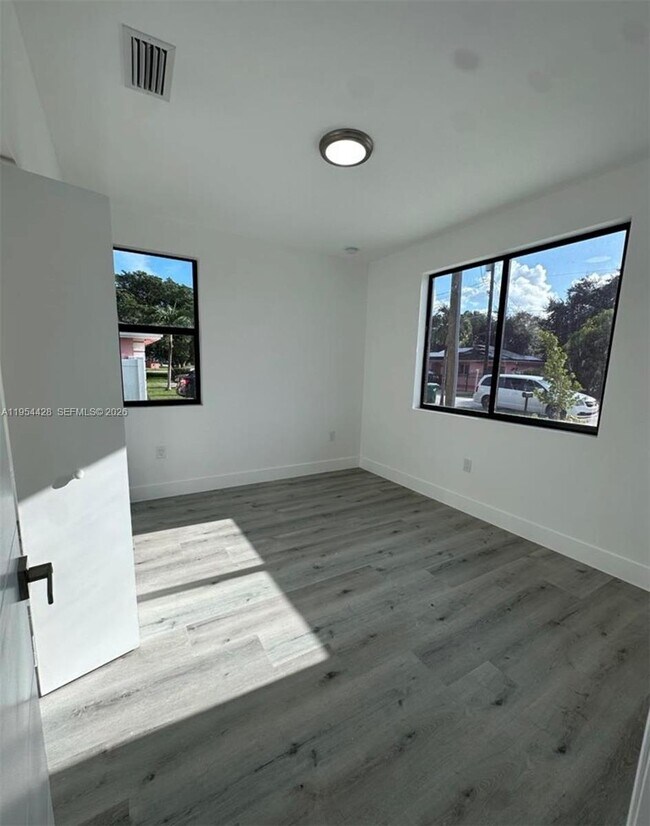 Building Photo - 16002 NW 38th Pl