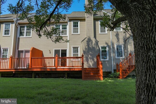 Building Photo - 921 Samantha Cir