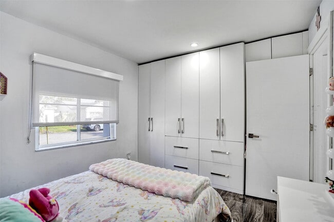 Building Photo - 1451 NW 47th Ave