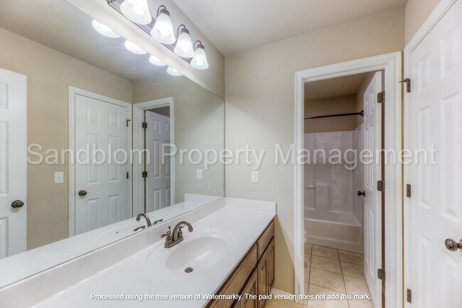 Building Photo - FOR LEASE | Jenks Home | 4 Bed, 2.5 Bath $...