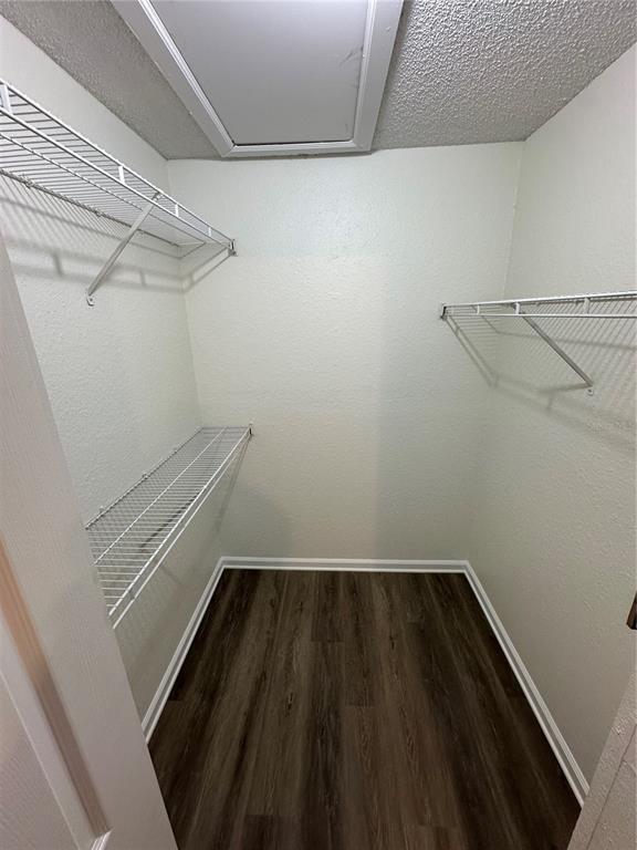 Building Photo - 5077 Park Central Dr