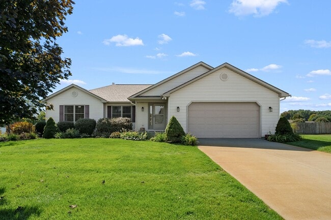 Primary Photo - Four bedroom ranch style home in Mattawan!
