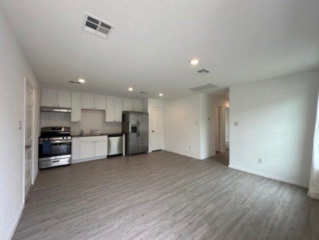 Building Photo - 7260 Pasture Run