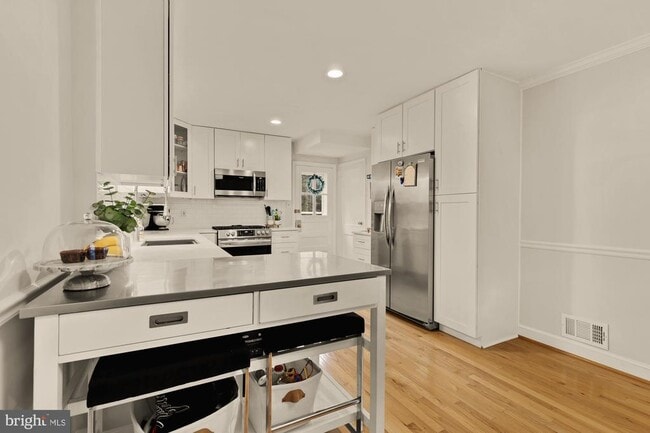 Building Photo - 11612 Galt Ave