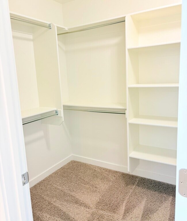 Building Photo - 2693 E Gambel Oaks Dr