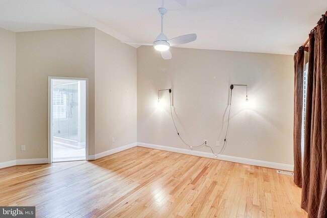 Building Photo - 6122 Bayliss Pl