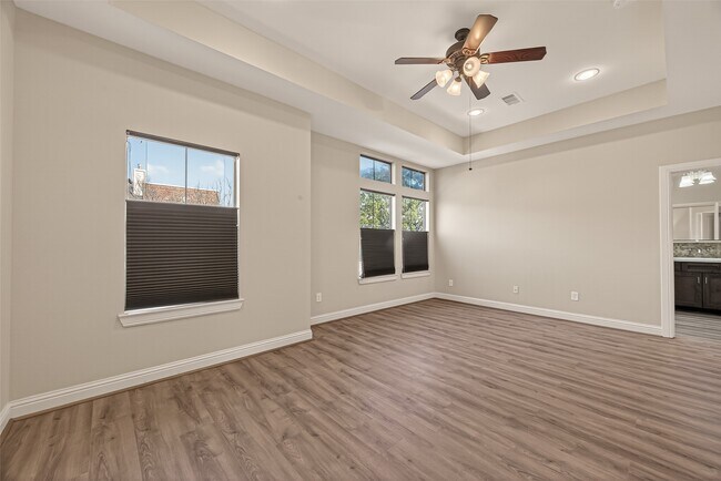 Building Photo - 5211 Eigel St