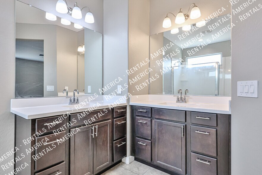Building Photo - 30041 W Earll Dr