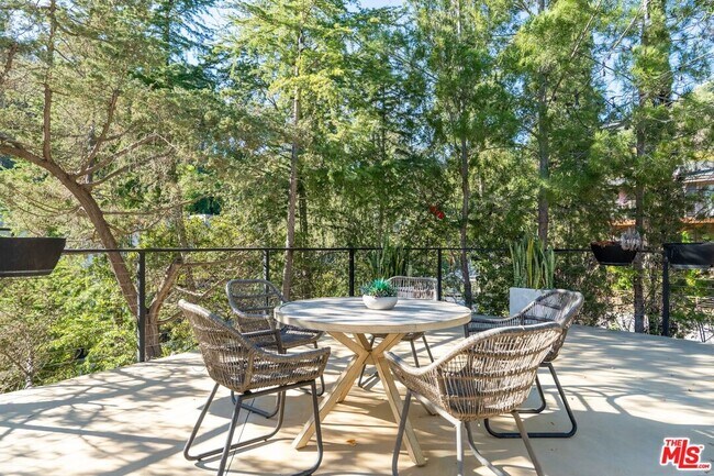 Building Photo - 7560 Devista Dr