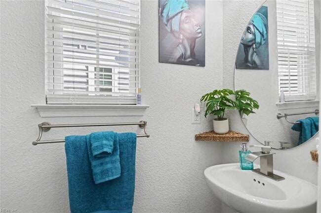 Building Photo - 326 Sedium Ln