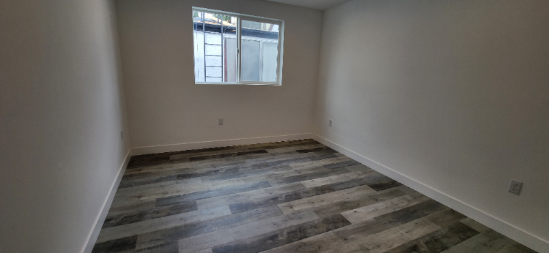 Building Photo - 12648 Oxnard St
