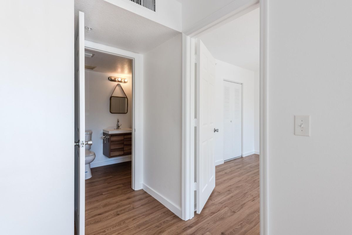 Building Photo - 4171 San Marino Blvd