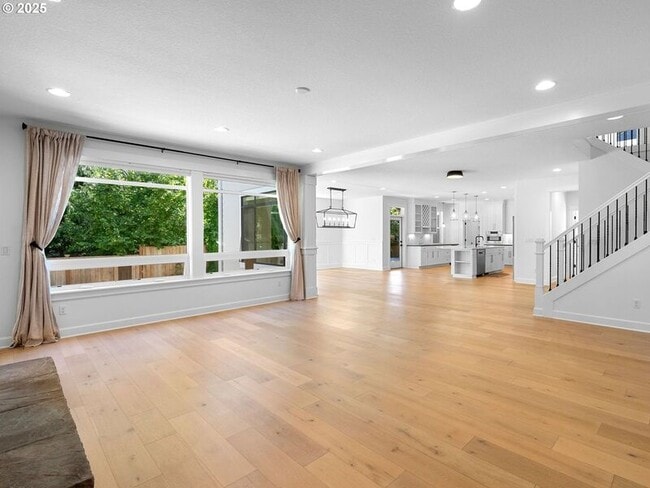 Building Photo - 9010 SW Inez St