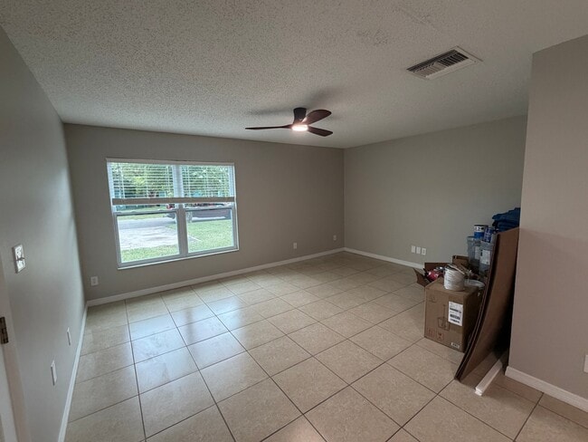 Building Photo - 11510 Valencia Dr