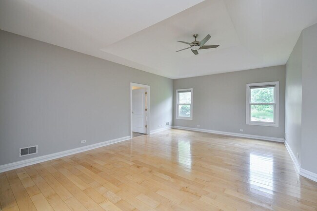 Building Photo - 104 Bruell St