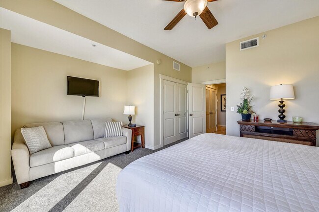 Building Photo - 15100 Front Beach Rd