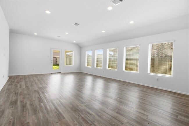 Building Photo - 5111 Winslow Grv Dr