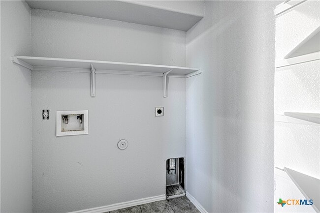 Building Photo - 5726 Stonehaven Dr