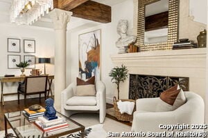 Building Photo - 417 E Hildebrand Ave