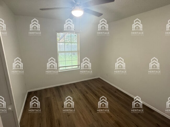 Building Photo - 2457 Chadwick Dr