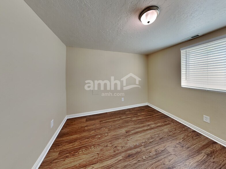 Building Photo - 6396 S Battle Creek Ct