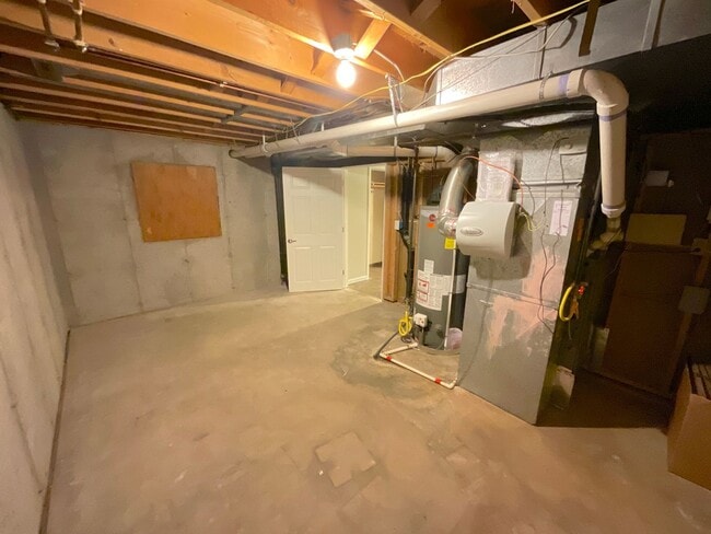 Building Photo - 4 Bedroom Home Available Near S Academy Bl...